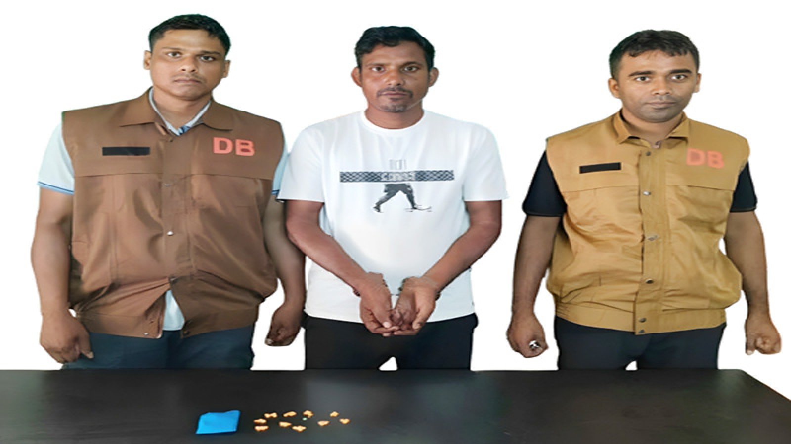 রাজশাহীতে ৫০ পিস ইয়াবাসহ মাদক ব্যবসায়ী গ্রেপ্তার