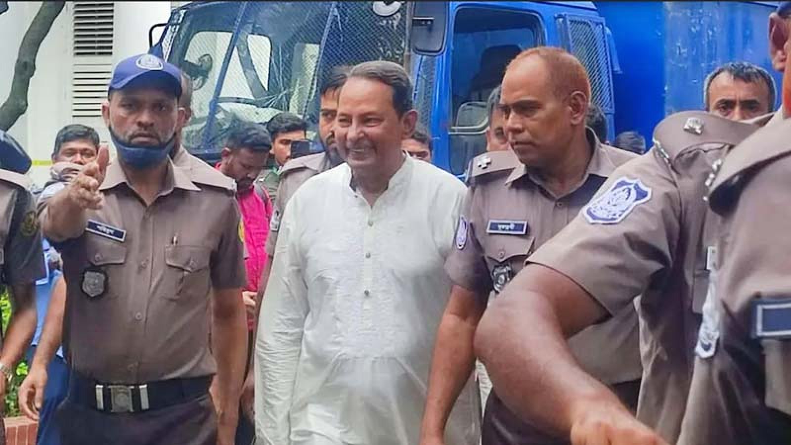 মানবতাবিরোধী অপরাধে ইনুর ১০ বছরের কারাদণ্ড