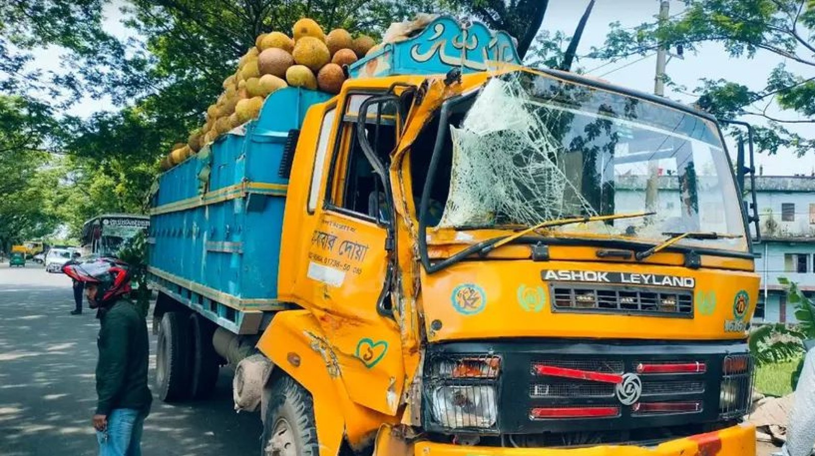 সিলেটে সড়কে ঝরল ৮ শ্রমিকের প্রাণ