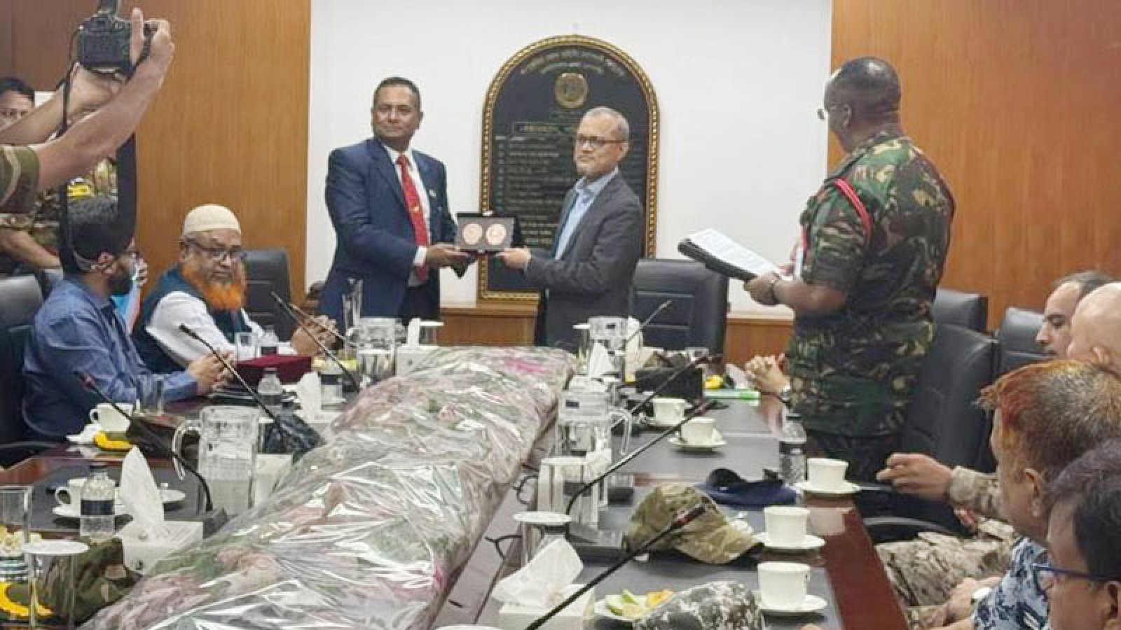 বড়পুকুরিয়া কয়লা খনি সফরে দেশি-বিদেশি সামরিক ও বেসামরিক কর্মকর্তা