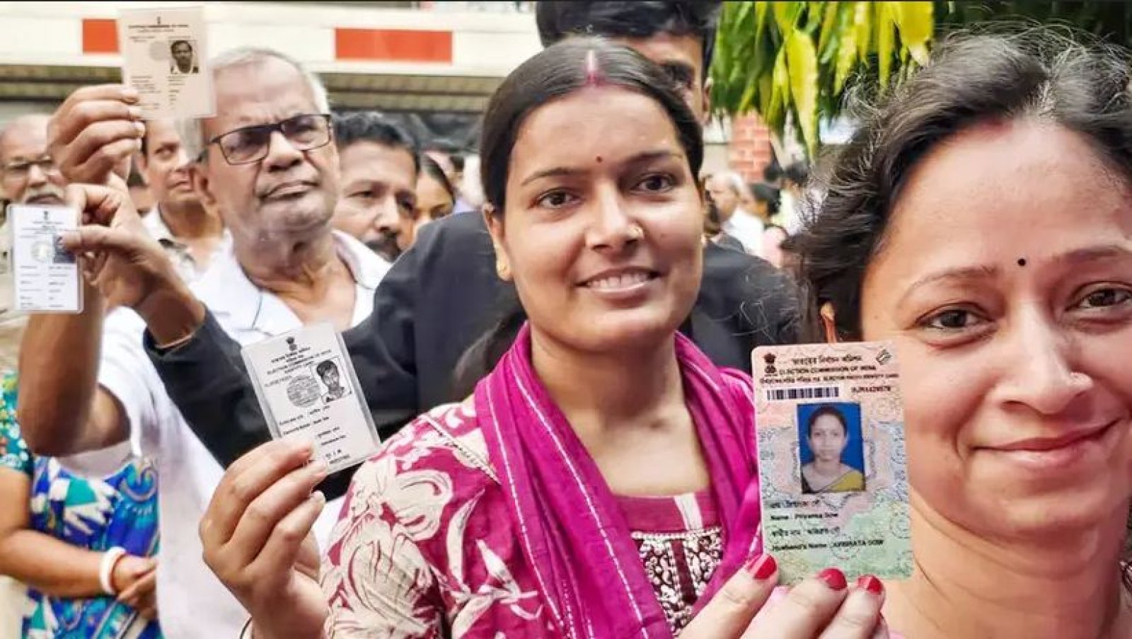 পশ্চিমবঙ্গ বিধাসভা নির্বাচন : চলছে দ্বিতীয় ও শেষ দফার ভোটগ্রহণ