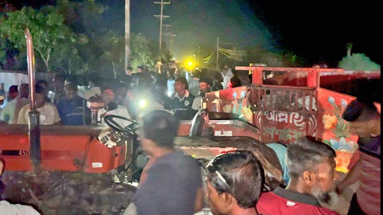 আদমদীঘিতে ত্রিমুখী সংঘর্ষে অটোরিকশা চালক নিহত