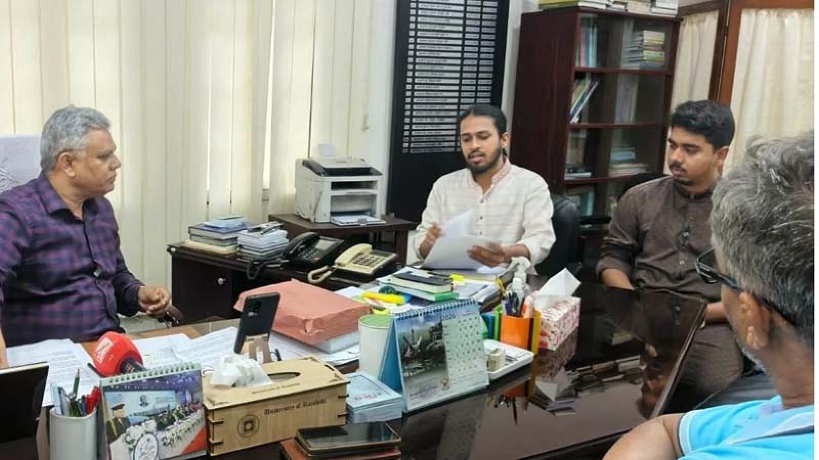 উপাচার্যের কাছে জুলাই গণ-অভ্যুত্থান বিরোধী শিক্ষকদের তালিকা জমা দিল রাকসু