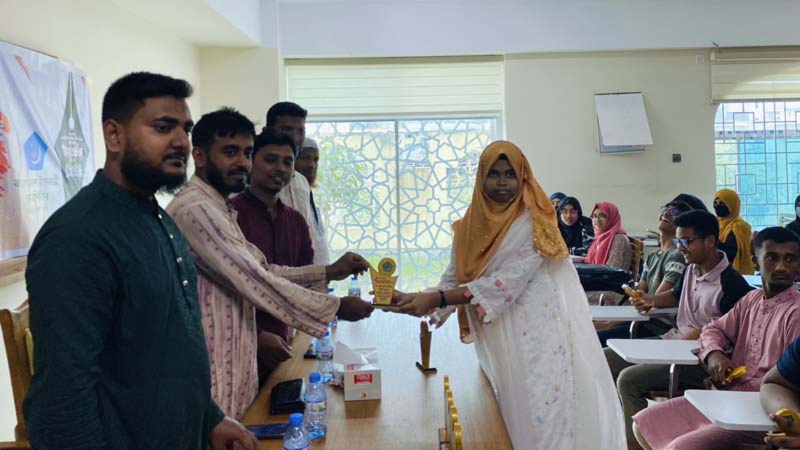 সিংড়ায় ৮ম শ্রেণিতে বৃত্তিপ্রাপ্তদের ছাত্রশিবিরের সংবর্ধনা