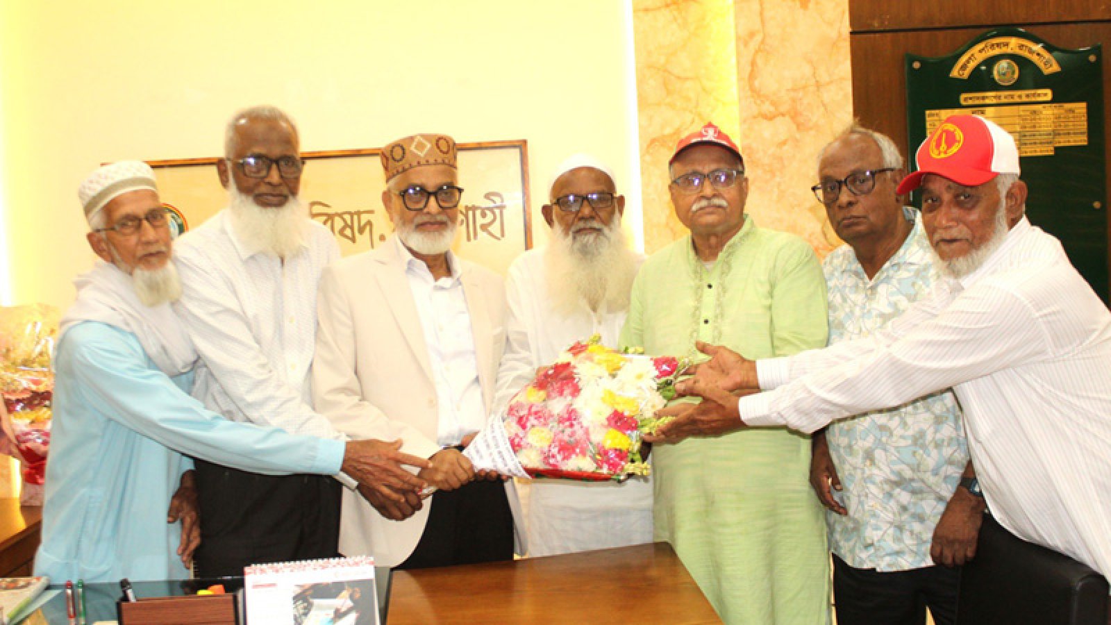 জেলা পরিষদ প্রশাসককে মুক্তিযোদ্ধা সমবায় সমিতির শুভেচ্ছা