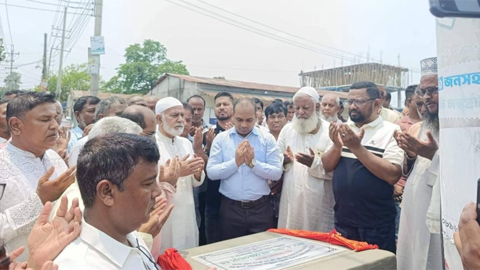 পার্বতীপুরে দুটি নতুন সড়ক ও ড্রেনেজ কাজের উদ্বোধন