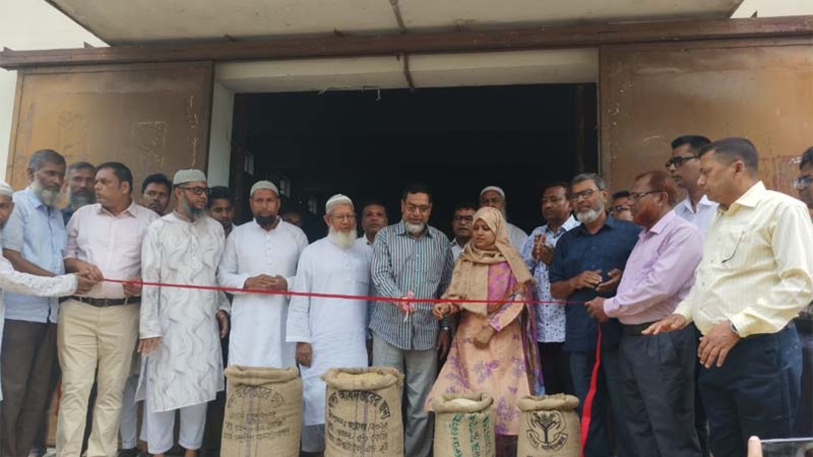 আদমদীঘিতে বোরো ধান চাল সংগ্রহ অভিযানের উদ্বোধন
