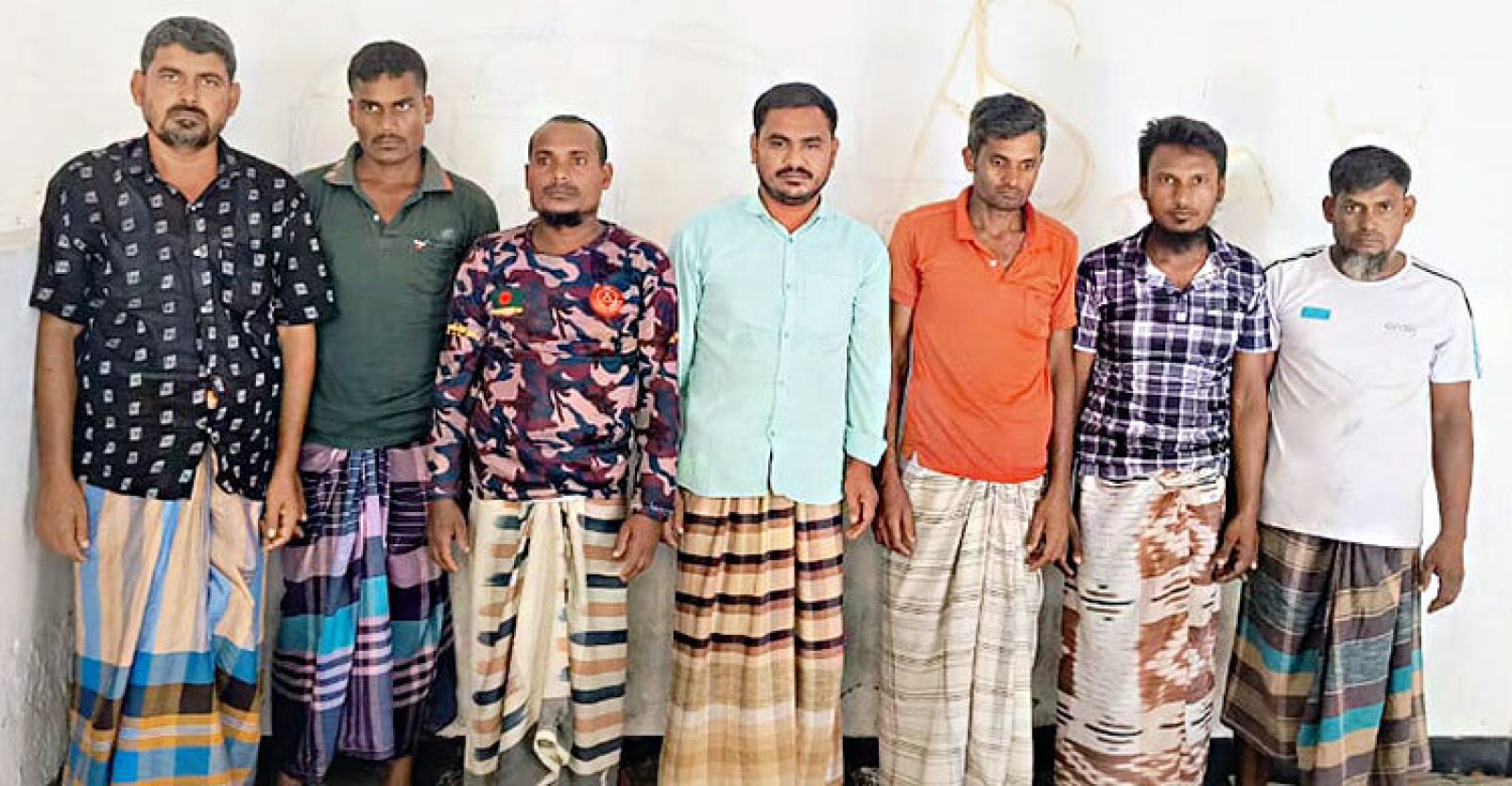 বিএসএফের পুশ-ইনে সহায়তার অভিযোগে আটক সাত বাংলাদেশি