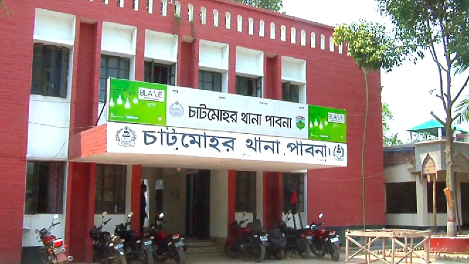 ইট বোঝাই ট্রলির নিচে চাপা পড়ে প্রাণ গেল স্কুলছাত্রের