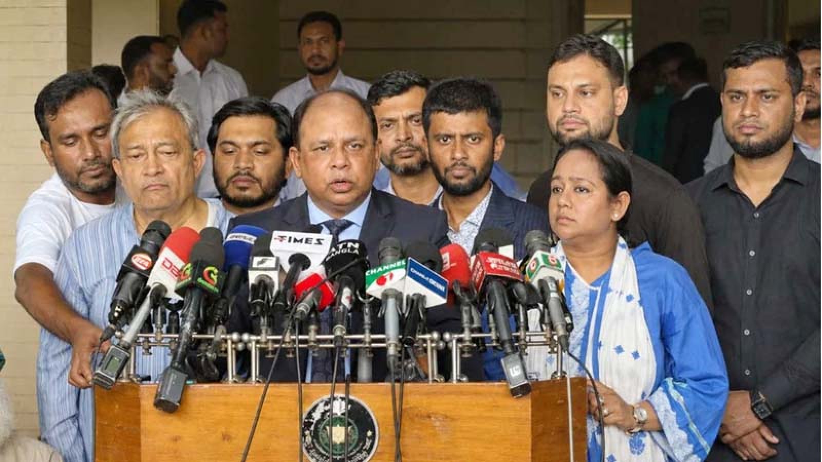 গোপন বন্দিশালায় নির্যাতন করা হয় তারেক রহমানকে: চিফ প্রসিকিউটর