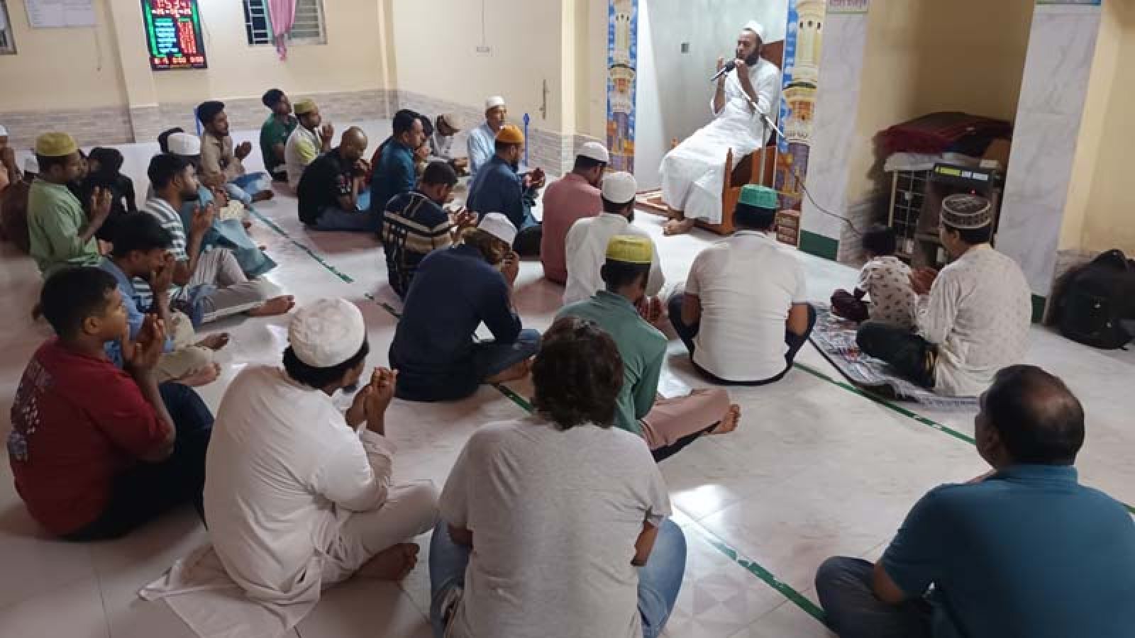 ইদে মিলাদুন্নবী (সা.) উপলক্ষে নূর জামে মসজিদে দোয়া ও মাহফিল