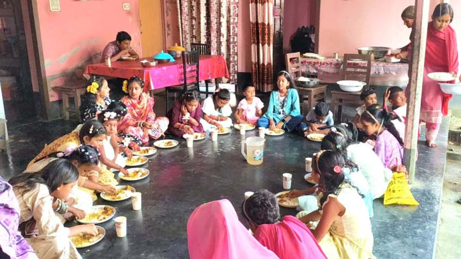 রহনপুরে পোসালু উৎসবে মেতে উঠল শিশুরা