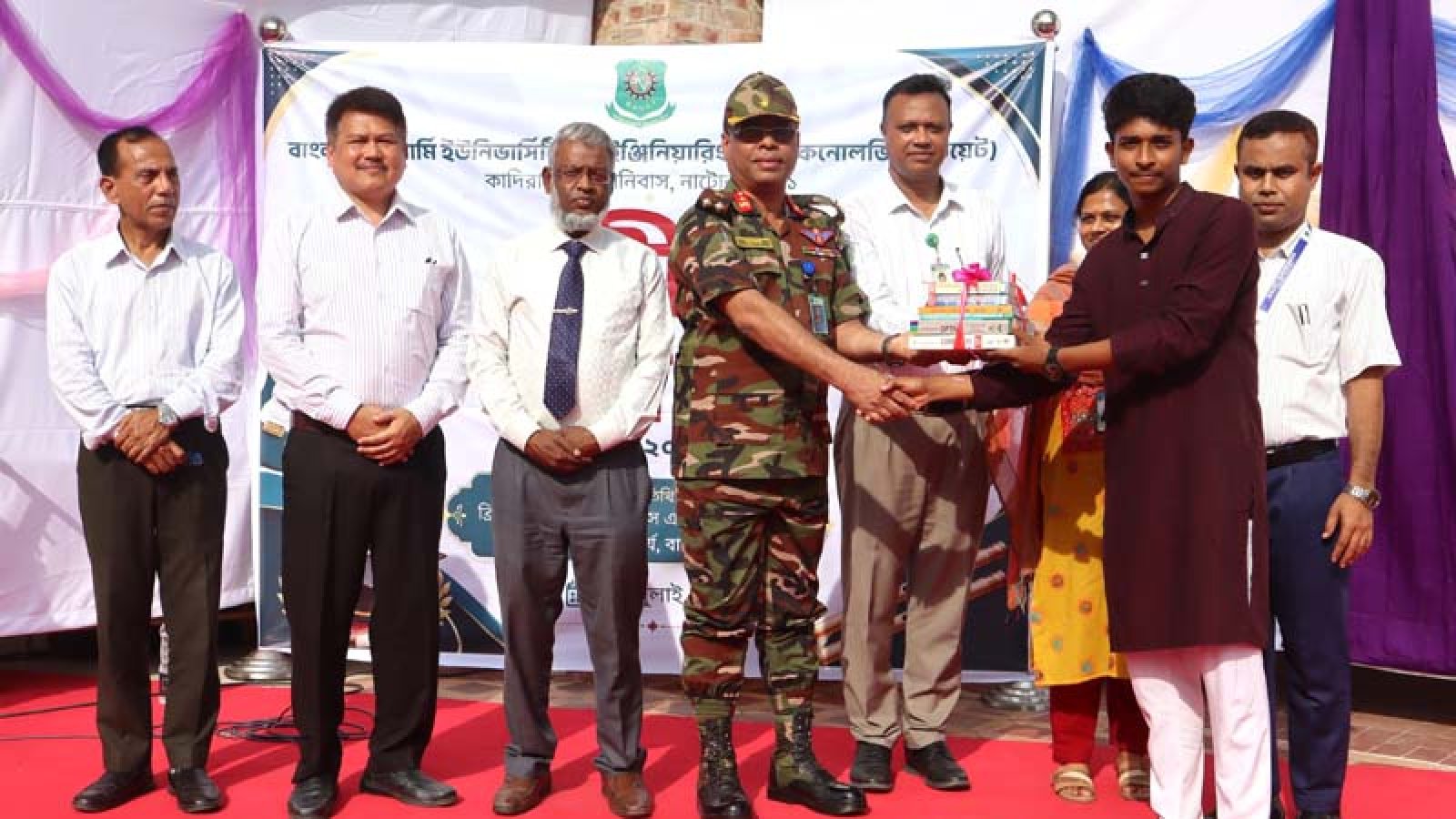 বাউয়েট ক্যাম্পাসে নবাগত শিক্ষার্থীদের নবীনবরণ