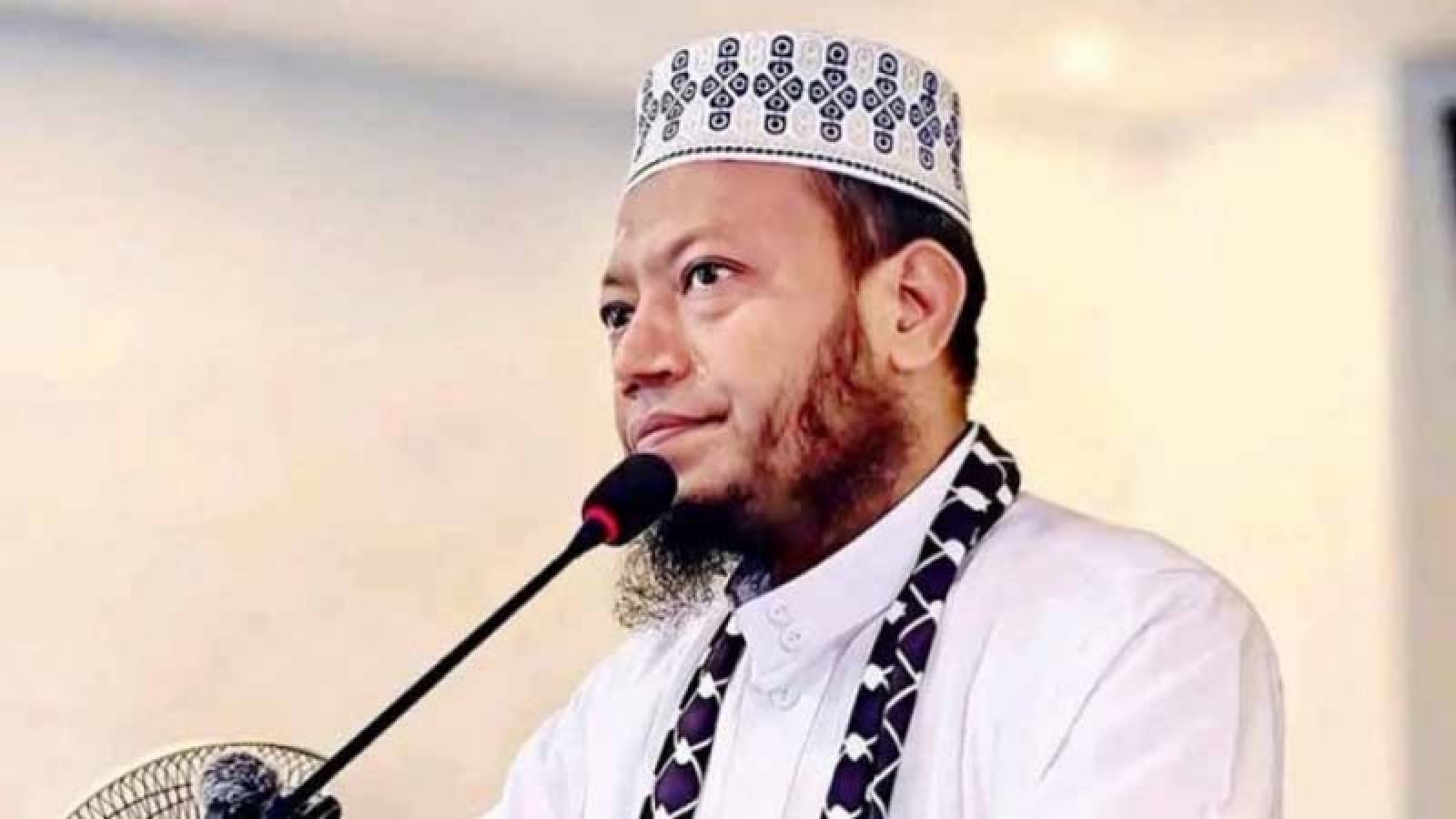 আমির হামজার বিরুদ্ধে আরেক মামলা, আদালতের সমন জারি