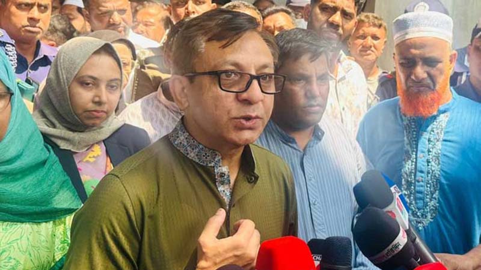 শিল্পকারখানা চালু থাকলে স্থানীয় অর্থনীতি সচল থাকে: বাণিজ্যমন্ত্রী