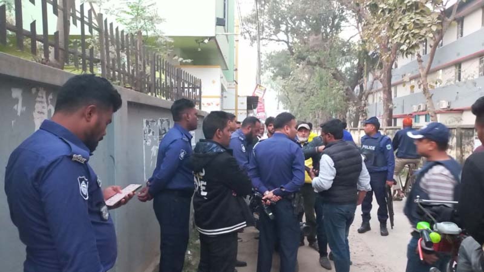 জয়পুরহাটে স্বতন্ত্র প্রার্থীর কর্মীদের সঙ্গে বিএনপির সংঘর্ষ, আহত ৯