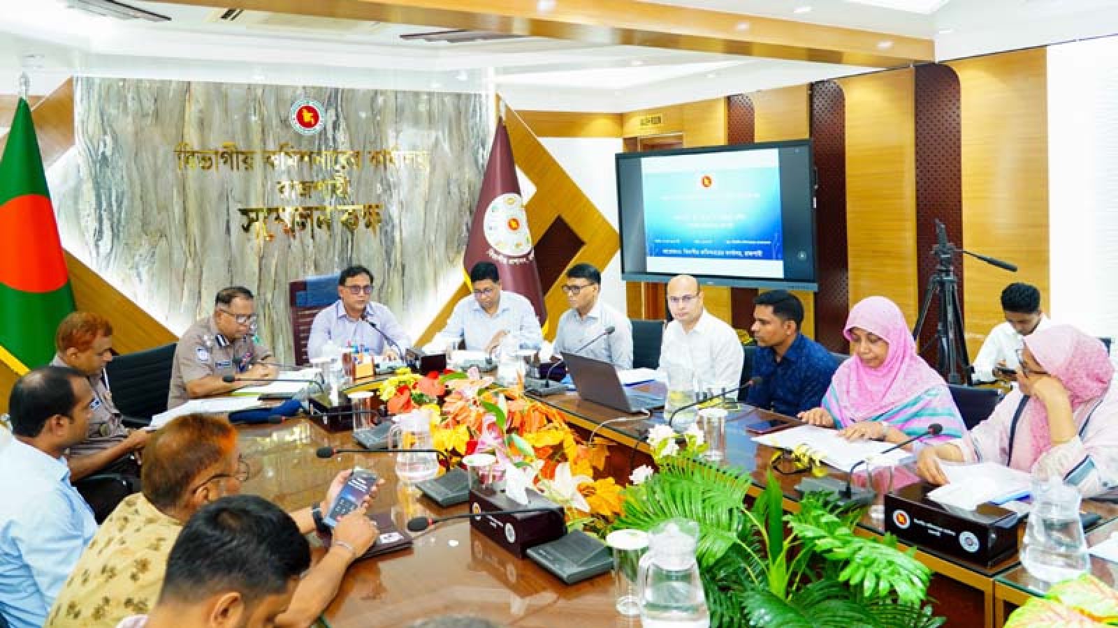 রাজশাহীতে আম বেচাকেনায় ‘ঢলন’ প্রথার অবসান, কেজি দরে কেনাবেচার সিদ্ধান্ত
