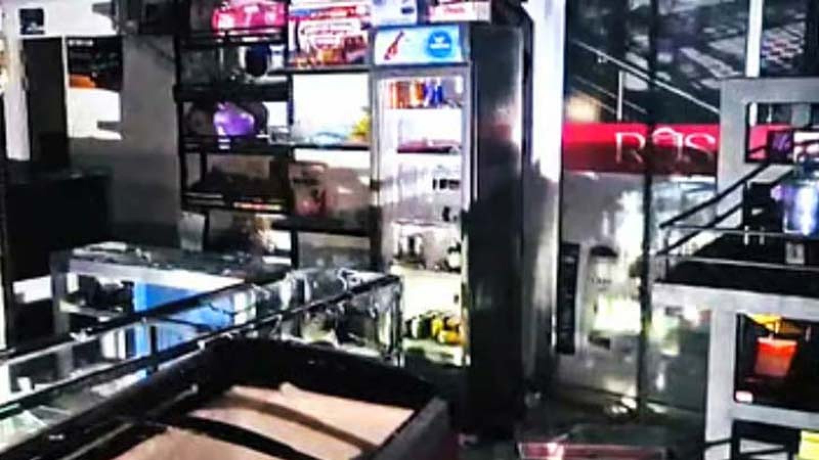 নাটোর-৪ আসনের এমপির গ্রেপ্তার ছেলের ঘনিষ্ঠ প্রবাসীর মার্কেটে হামলা