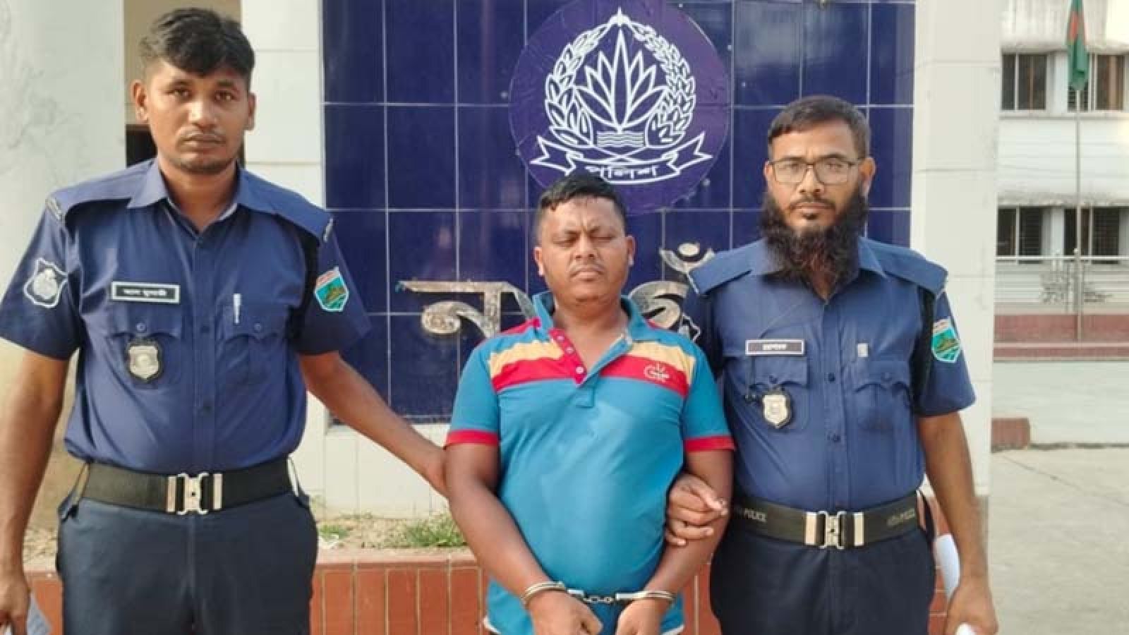 ফিলিং স্টেশনে তেল নিতে গিয়ে পুলিশ সদস্যকে মারধর মোটরসাইকেল আরোহীর