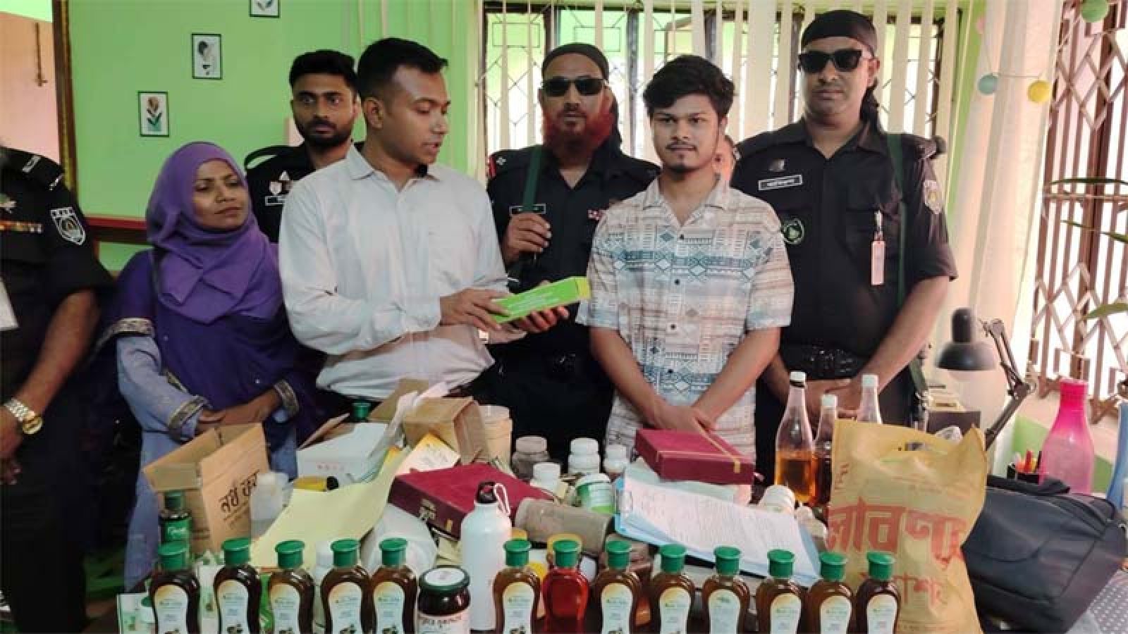 বগুড়ায় নকল অনলাইন পেজ খুলে প্রতারণা, দুই প্রতিষ্ঠানকে ২ লাখ টাকা জরিমানা