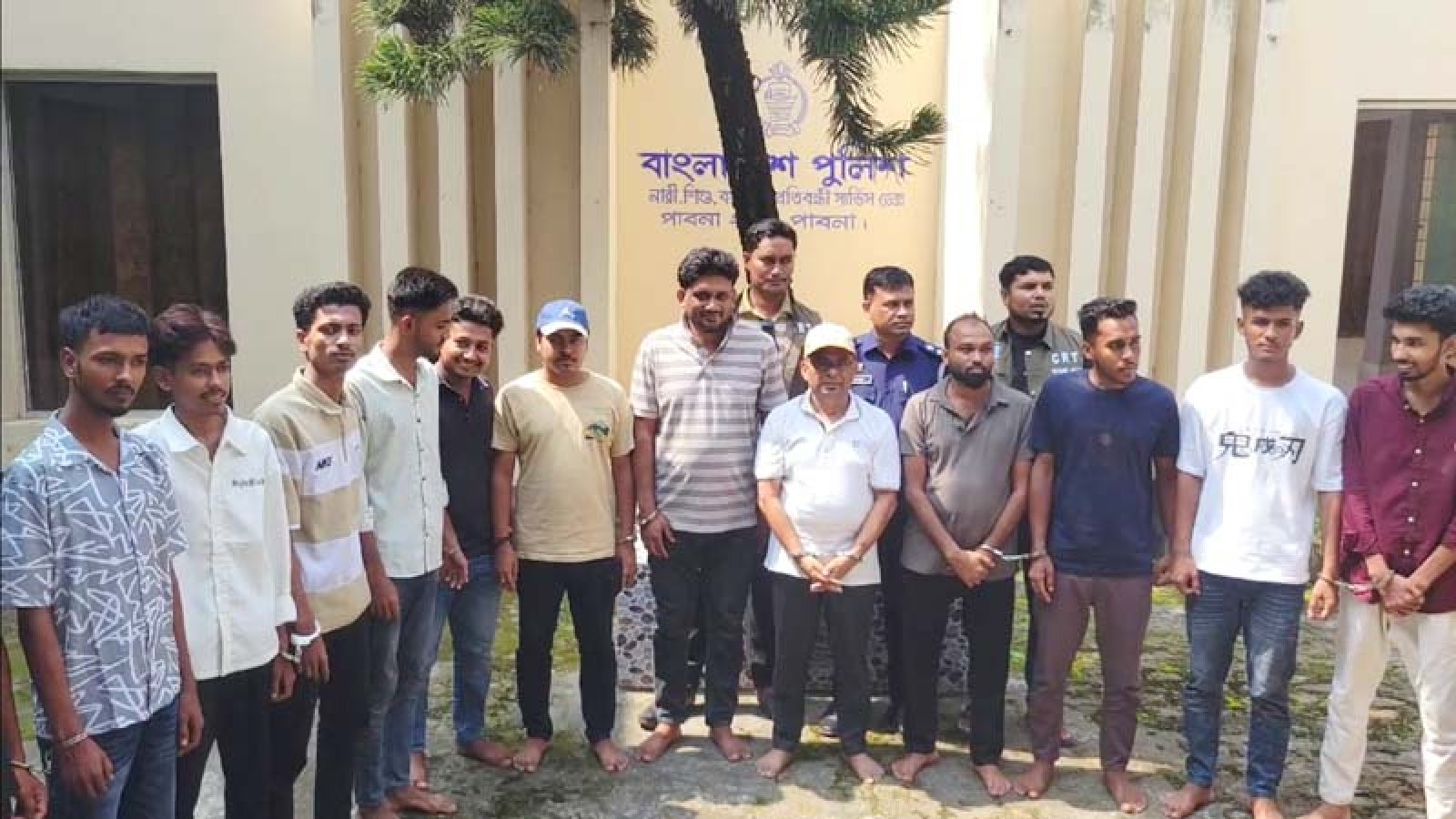 পাবনায় ‘বড় নাশকতা’ করেই ভারতে যাওয়ার পরিকল্পনা ছিল তাদের