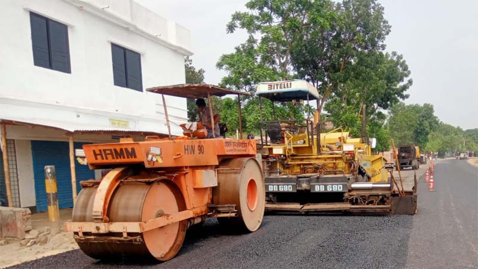 চাঁপাইনবাবগঞ্জ-সোনামসজিদ মহাসড়কের প্রায় ৬০ শতাংশ কাজ সম্পন্ন