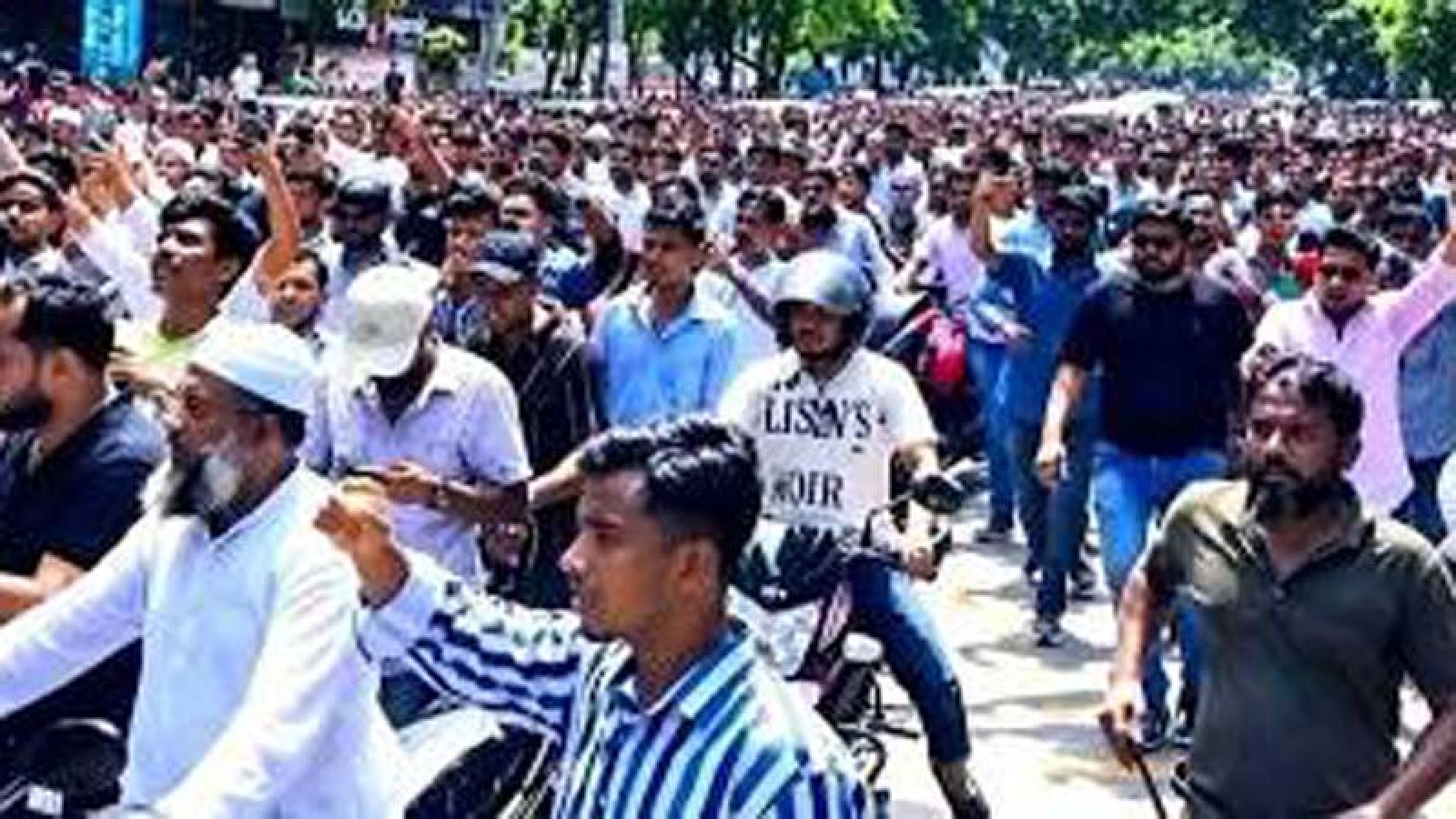 গুলশানে নিষিদ্ধ আ. লীগের মিছিলে অংশ নেওয়া ৩২ জন গ্রেপ্তার