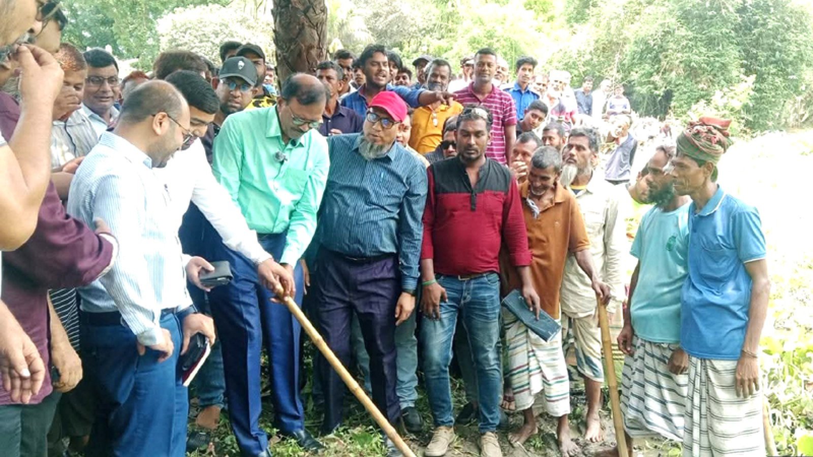 ঈশ্বরদীতে খাল খনন উদ্বোধন