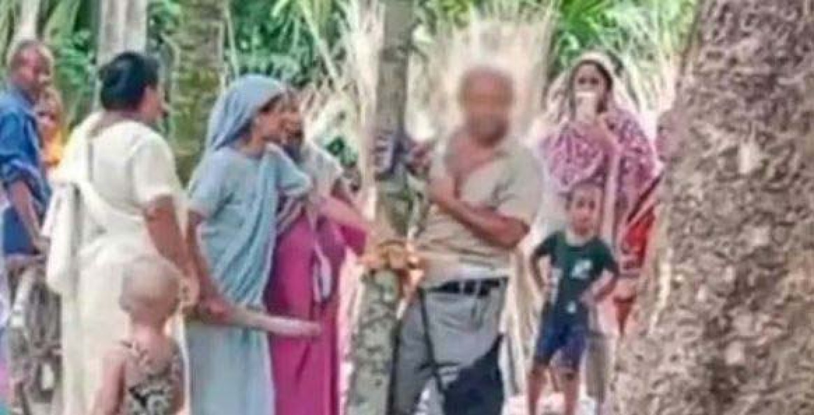 চুরির অপবাদে তরুণীর চুল কেটে, জুতার মালা পরিয়ে গাছে বেঁধে নির্যাতন, গ্রেপ্তার ২