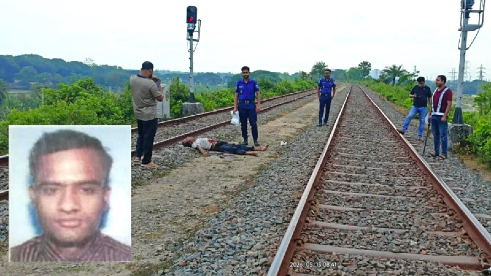 রেললাইনের ওপর দিয়ে হাঁটছিলেন মজনু, ট্রেনের ধাক্কায় গেল প্রাণ