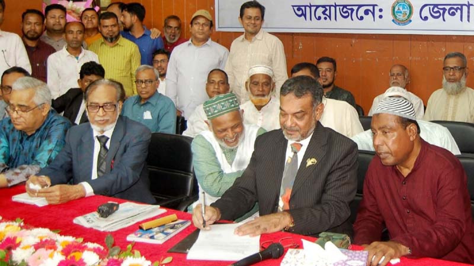 বগুড়া জেলা পরিষদের নব নিযুক্ত প্রশাসক জাকিরের দায়িত্ব গ্রহণ