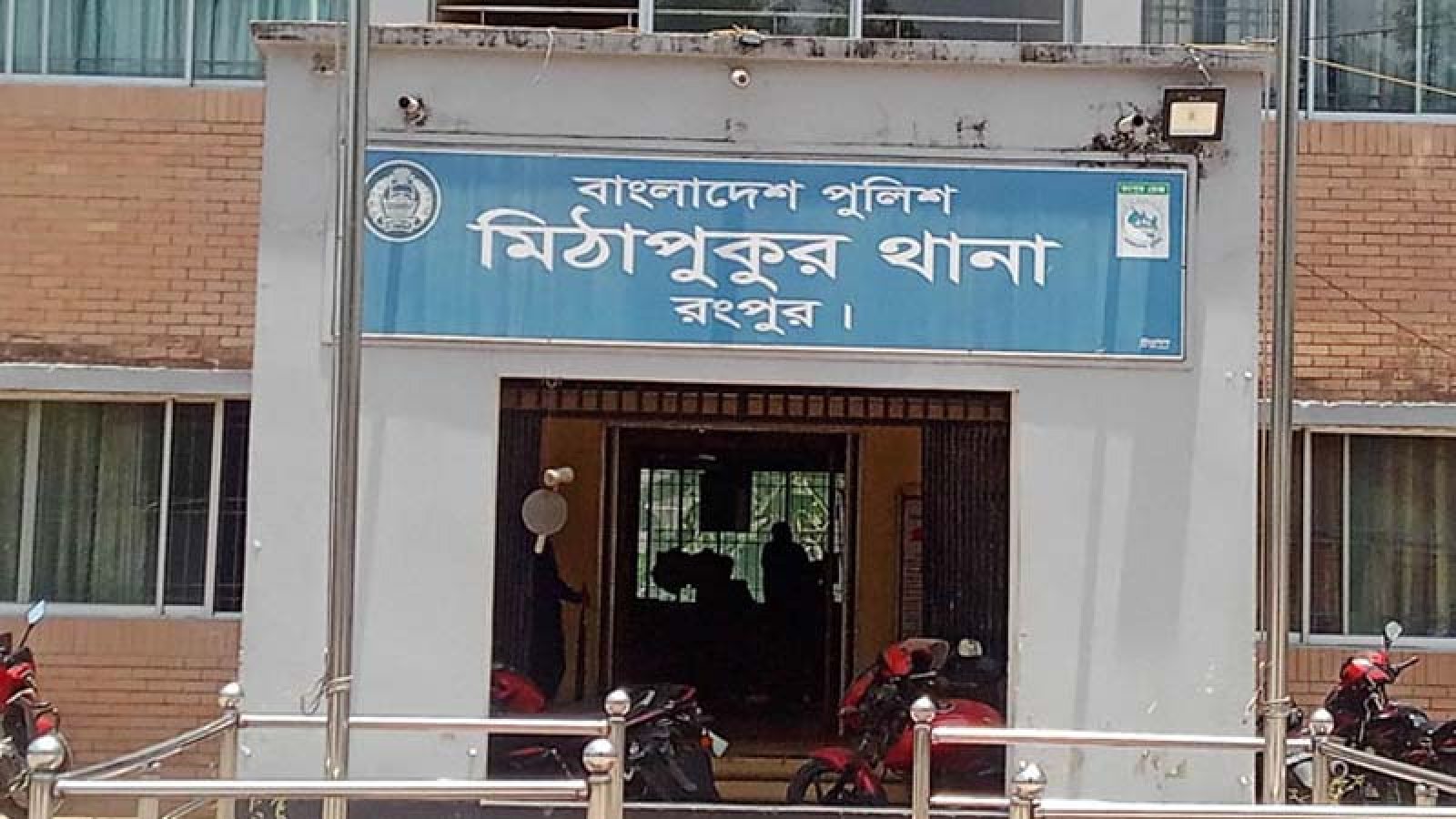 অ্যালকোহল পানে ৩ জনের মৃত্যু