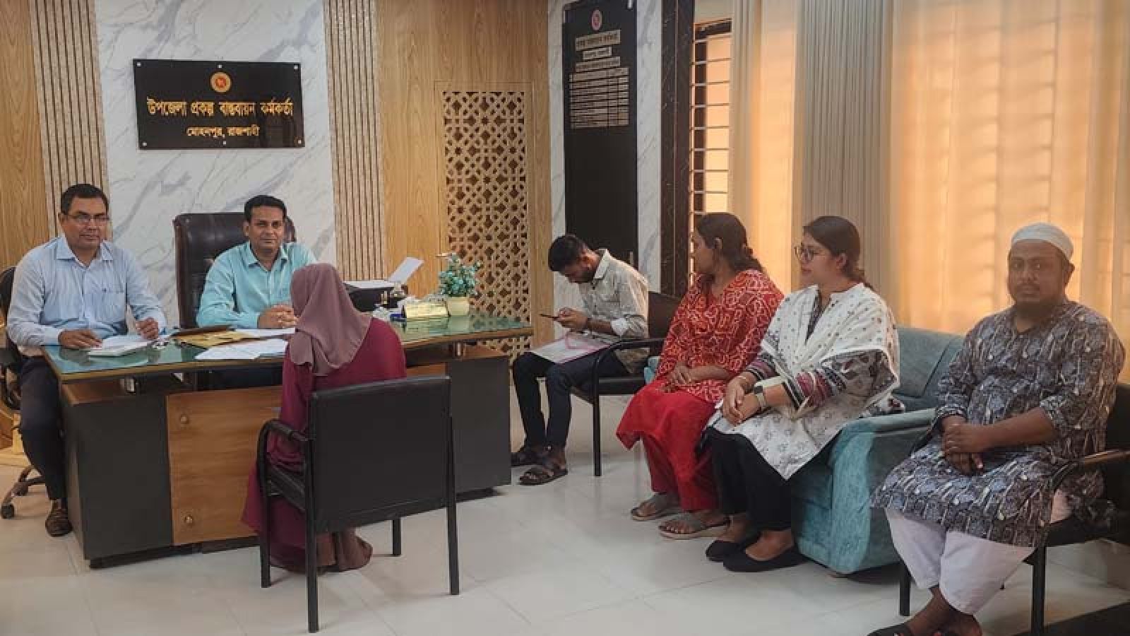 ফ্যামিলি কার্ডে চাকরির লড়াই, ৯৩ পদের বিপরীতে পরীক্ষার্থী ৭২৬