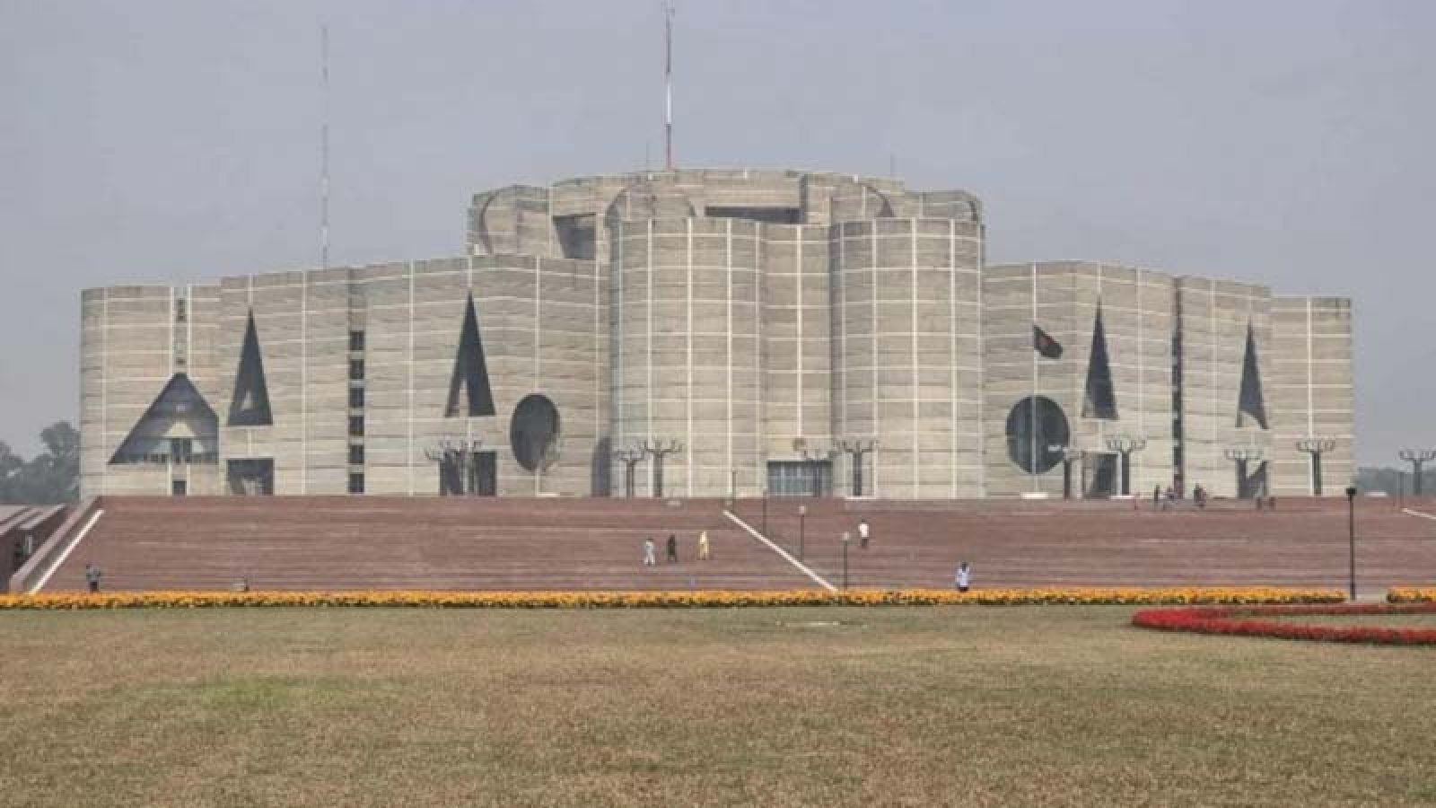 সংরক্ষিত নারী আসন: ৪৯টি বৈধ, একটির কী হবে