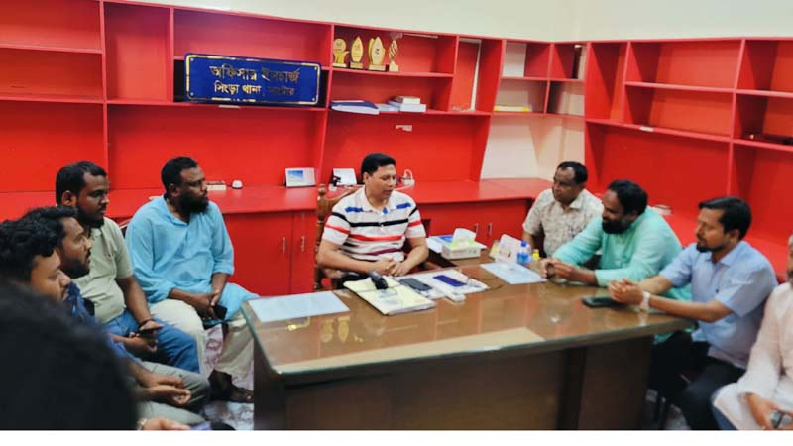 সিংড়ায় নবাগত ওসি রফিকুলের মতবিনিময়