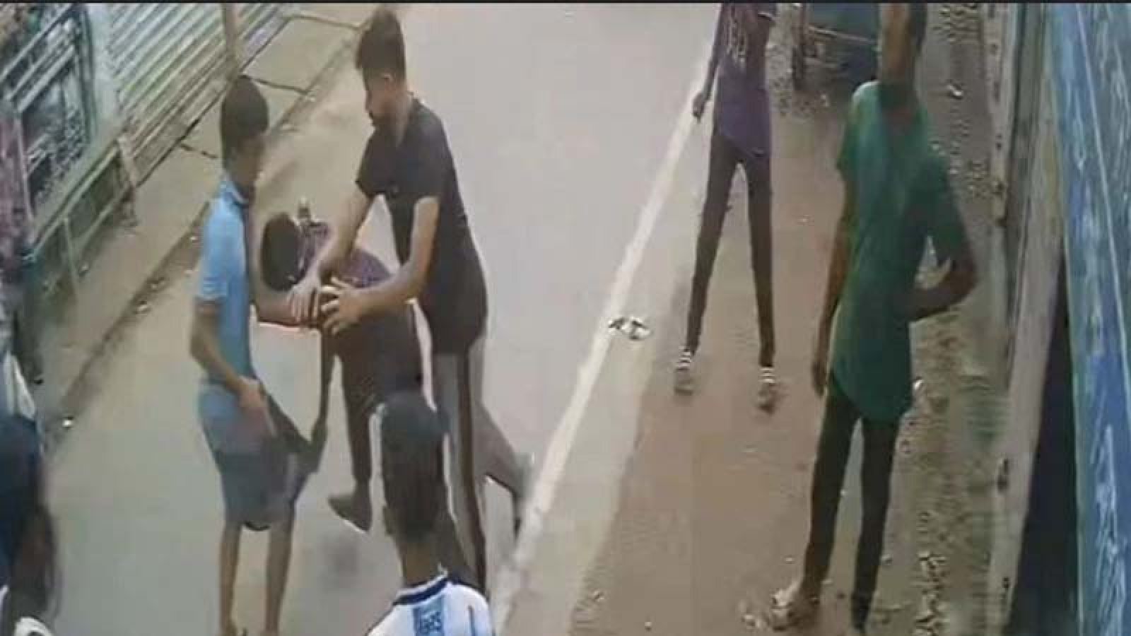 চাঁদা না পেয়ে শরীরের আগুন দেওয়ার চেষ্টা, গ্রেপ্তার ১