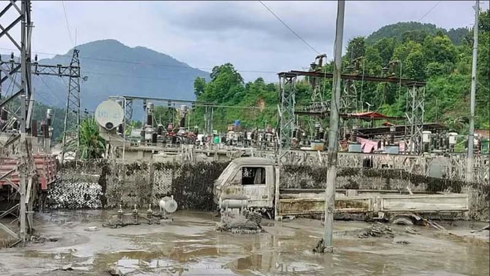 নেপালের ৪ জলবিদ্যুৎ প্রকল্পের বিদ্যুৎ রপ্তানির অনুমোদন নবায়ন ভারতের