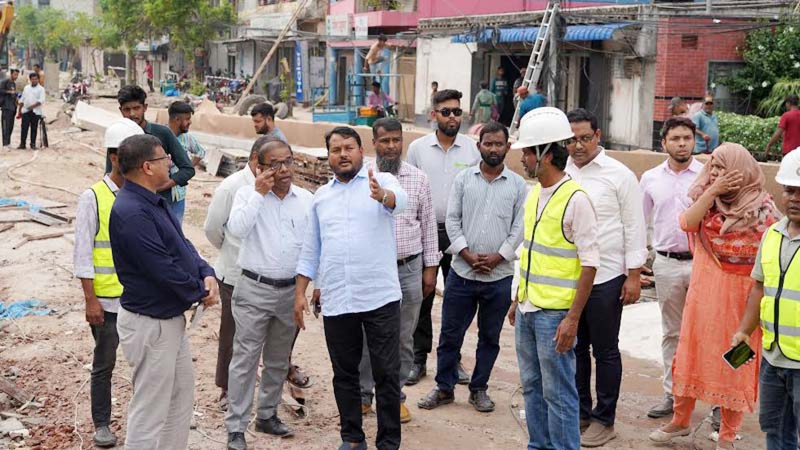 রাজশাহী মহানগরীতে নির্মাণাধীন তিনটি ফ্লাইওভার পরিদর্শনে রাসিক প্রশাসক