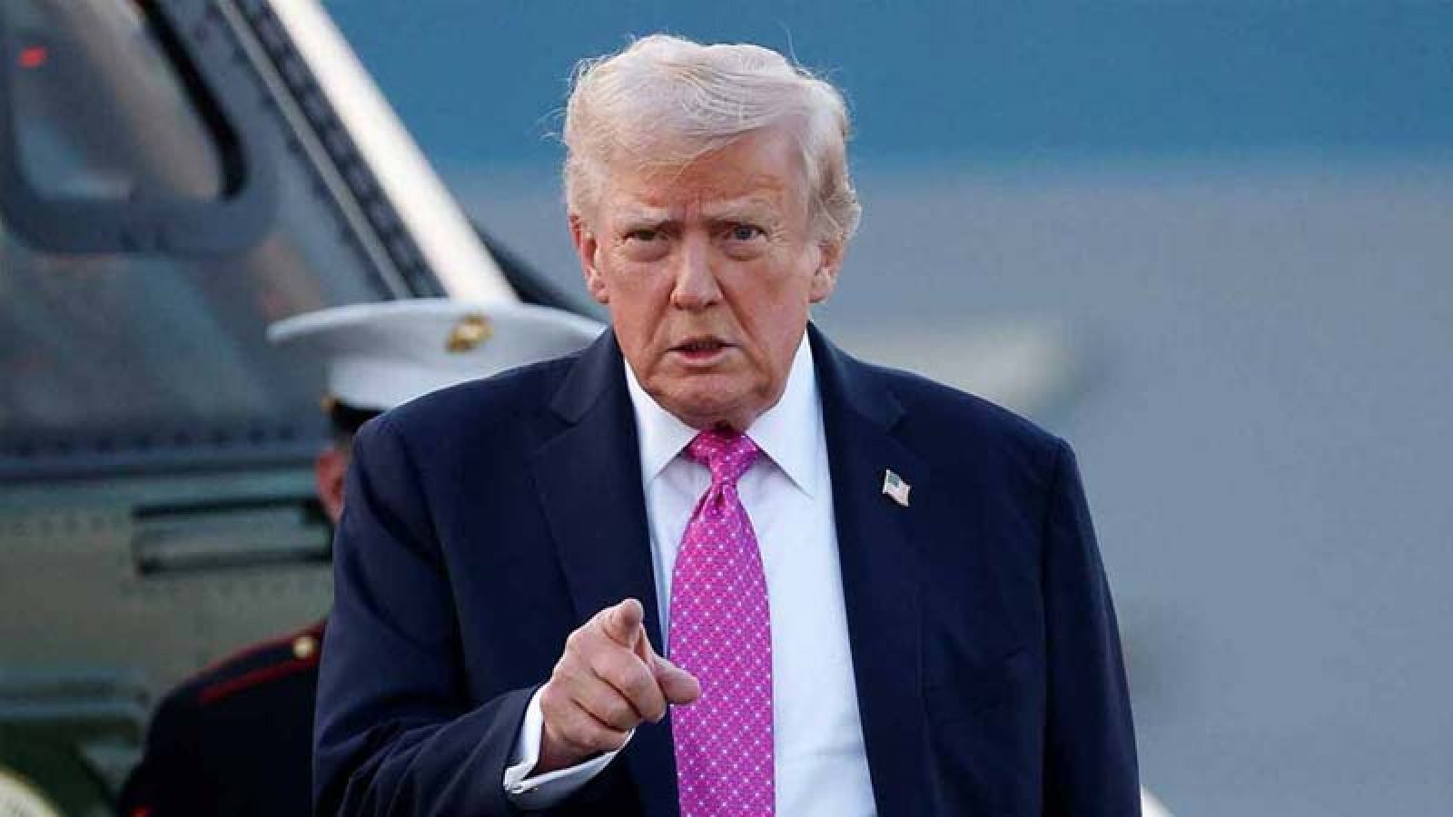 চুক্তি না হলে ‘পুরো দেশ উড়িয়ে দেওয়া হবে’, ইরানকে ট্রাম্পের সতর্কবার্তা