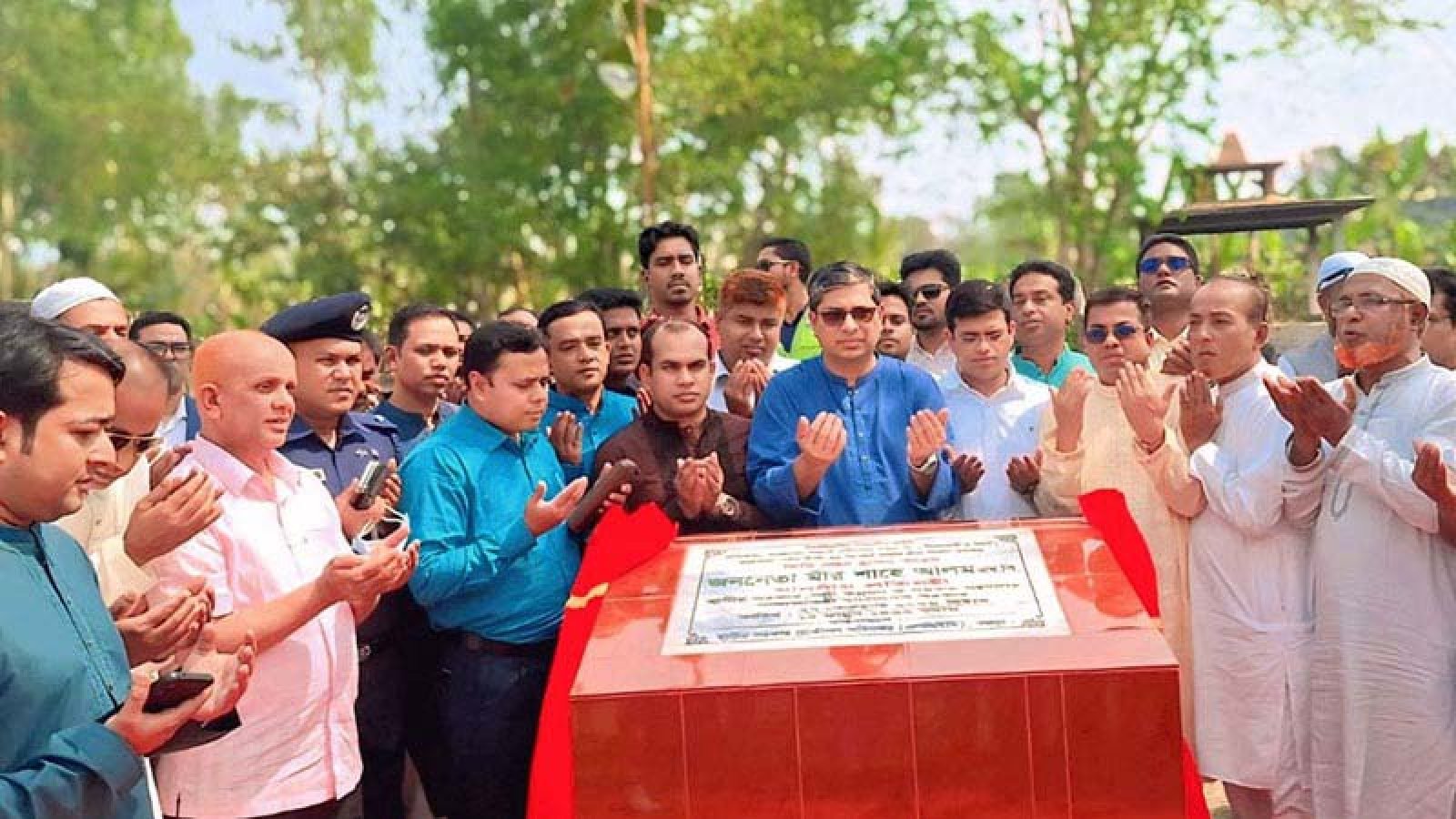 বগুড়ায় ১০ কোটি টাকা ব্যয়ে দুটি উন্নয়ন প্রকল্পের ভিত্তিপ্রস্তর স্থাপন