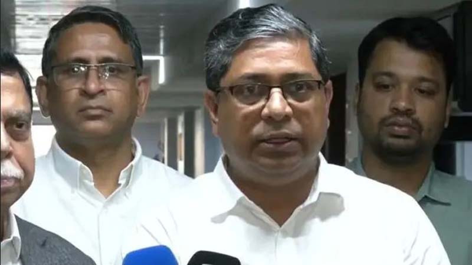 ইউপি ভোটের তারিখ ঘোষণার বিষয়ে কিছু জানে না সরকার : মীর শাহে আলম