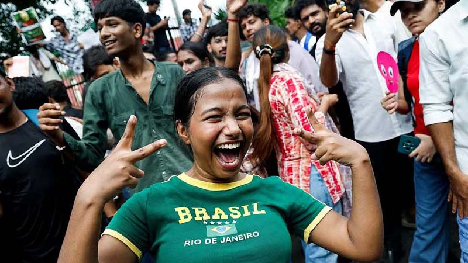 ভারতের শিক্ষামন্ত্রীর পদত্যাগের পর শেষ হল ককরোচ পার্টির টানা ৩৬ দিনের প্রতিবাদ