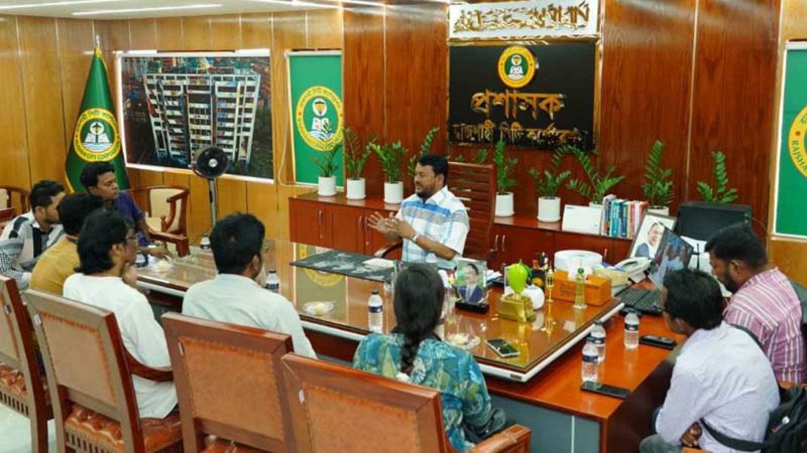 রাসিক প্রশাসকের সাথে রাজশাহী অনলাইন সাংবাদিক  ফোরামের নবনির্বাচিত নেতৃবৃন্দের সৌজন্য সাক্ষাৎ