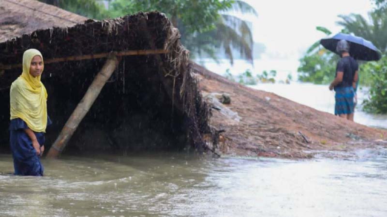 সাত জেলায় বন্যায় ৫৬ জনের মৃত্যু, আশ্রয়কেন্দ্রে ১০ হাজারের বেশি মানুষ