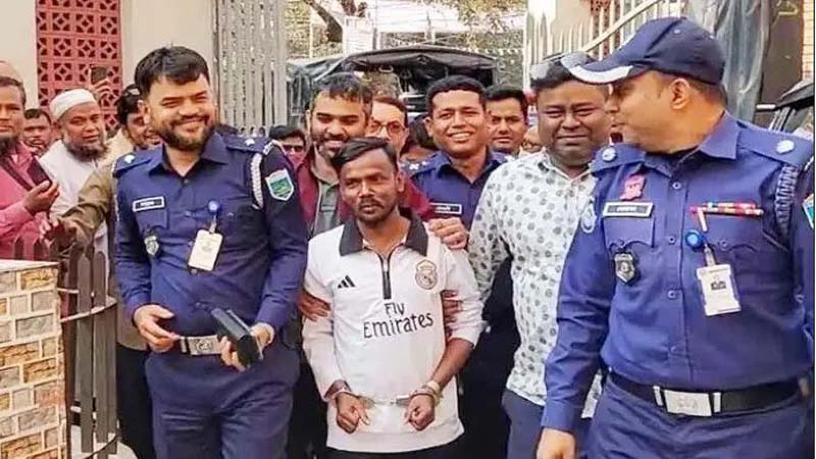 ধর্ষণ মামলায় কারাগারে হিরো আলম