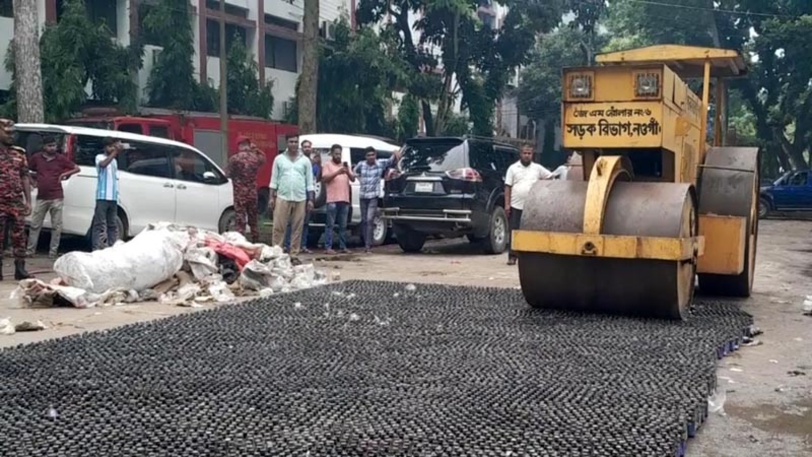 নওগাঁয় ছয় বছরের ফেন্সিডিল ধ্বংস