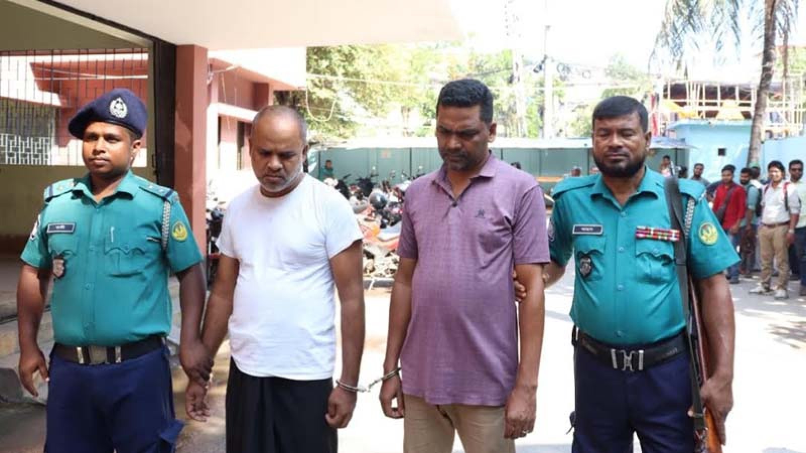 নগরীতে জাল টাকার নোট দিয়ে স্বর্ণের চেইন প্রতারণা, গ্রেপ্তার ২