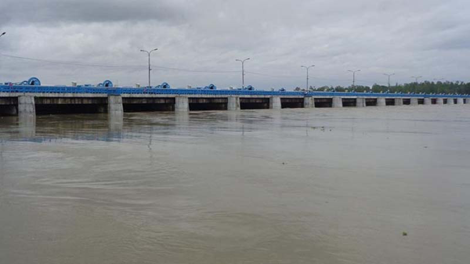 হঠাৎ বেড়ে গেলো তিস্তার পানি, ঘরবন্দি শত শত পরিবার