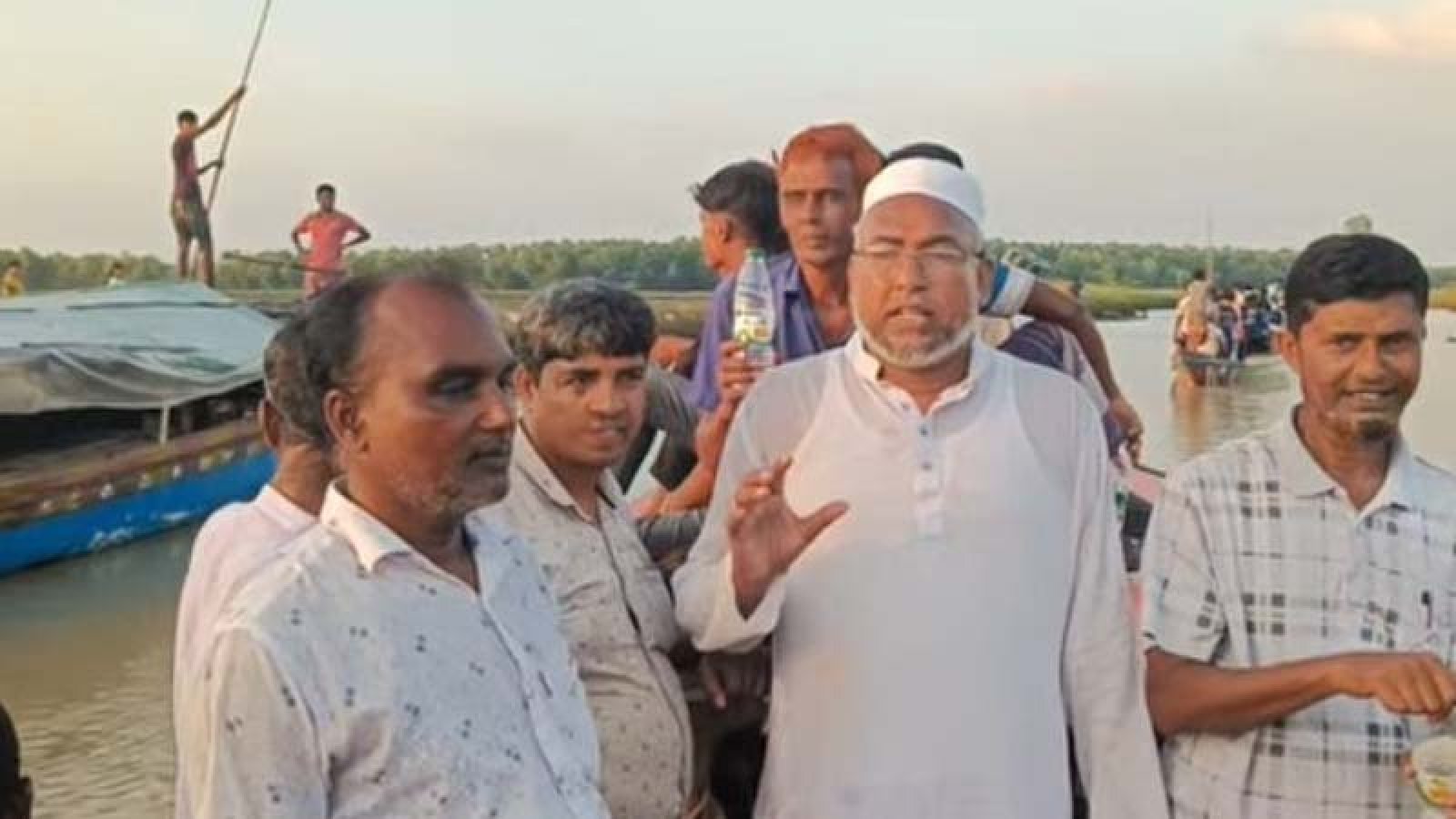 পত্নীতলায় ঘুখসির বিলে বিএনপির নেতা-কর্মিদের নৌকা ভ্রমণ অনুষ্ঠিত