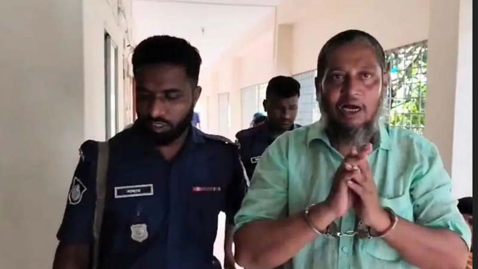 শিক্ষা কর্মকর্তাকে কুপিয়ে জখমের পর প্রধান শিক্ষক বললেন, ‘টাইগার খেয়েছি’